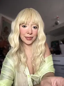 kiaraglam2 live sex cam