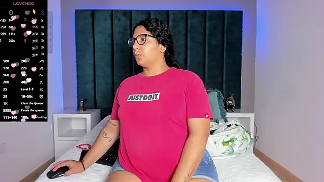 DanielleEvans_'s cam snapshot