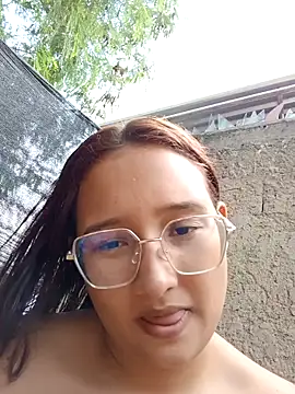 young_dairy01's cam snapshot