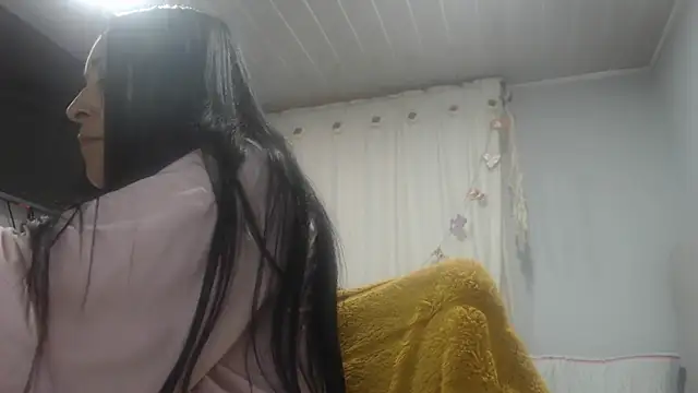 naughthyany16 live sex cam