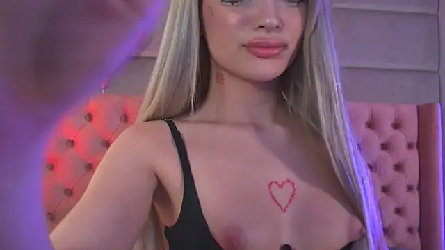 KatiaFinesse live sex cam