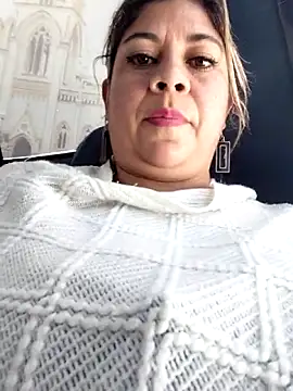 Laura-Hernandez live sex cam