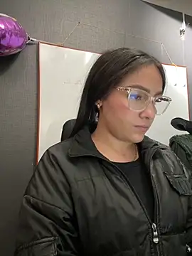 Alyha_Cortes's cam snapshot