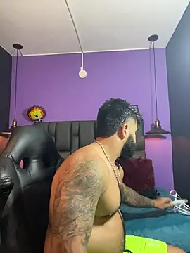 Lyon_vach live sex cam