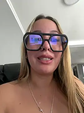 miagarcia250 live sex cam