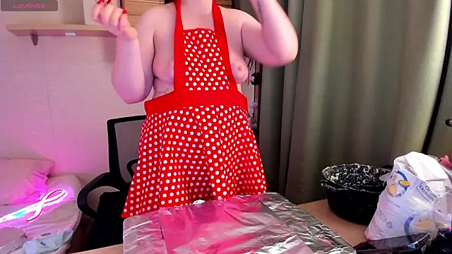 Alice_next_door's cam snapshot