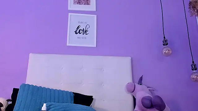 Charlotte11-11's cam snapshot