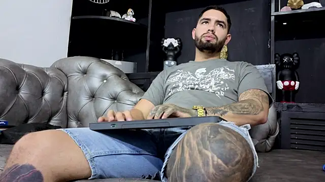 matteosantos live sex cam