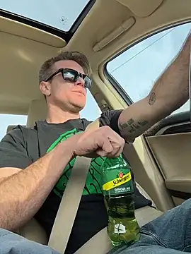 DILFiGuess1 live sex cam