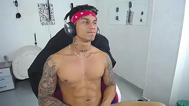 Leonard_Price live sex cam