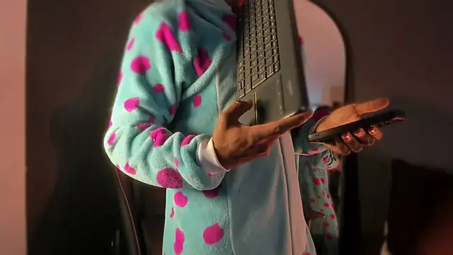 Lucas_eevans live sex cam