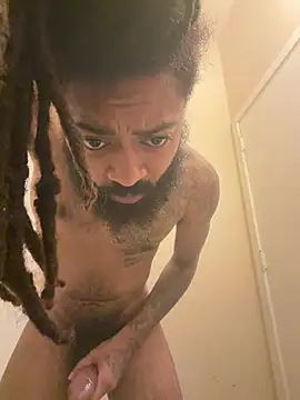 biggestnutt223 live sex cam