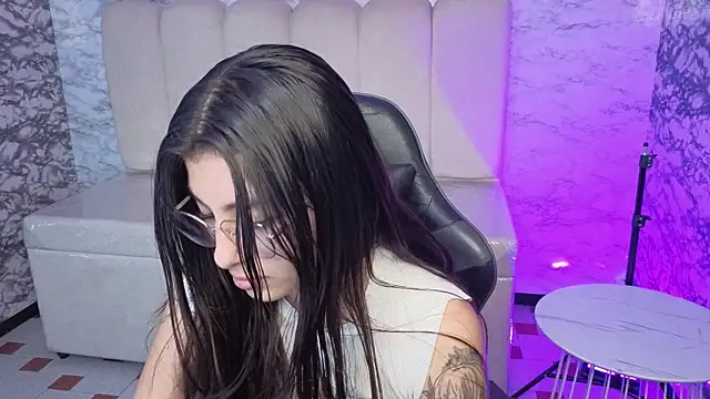 Cristal_love_v's cam snapshot