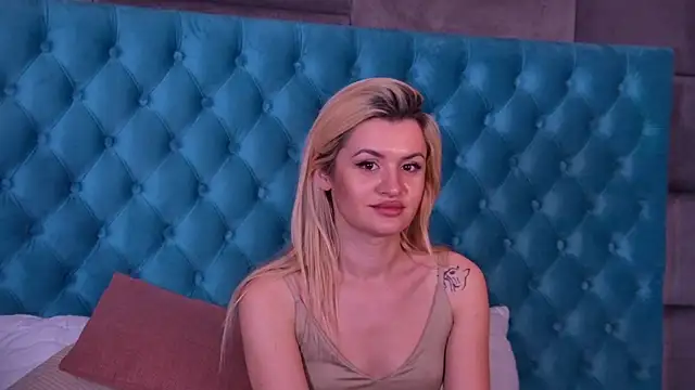 NayaBliss's cam snapshot