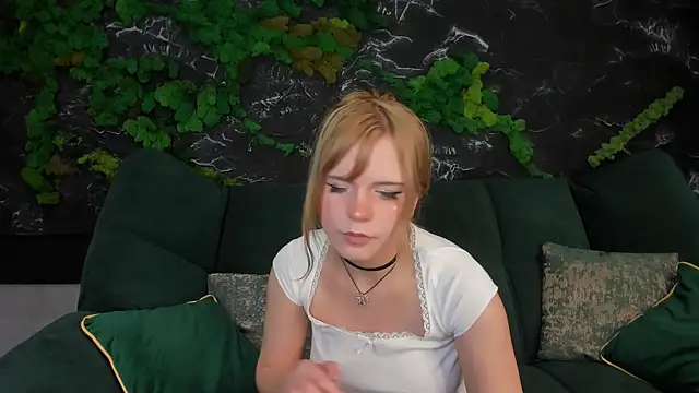 ALZA_AZURE's cam snapshot