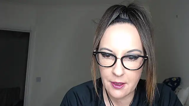 Humiliatrixxxx's cam snapshot