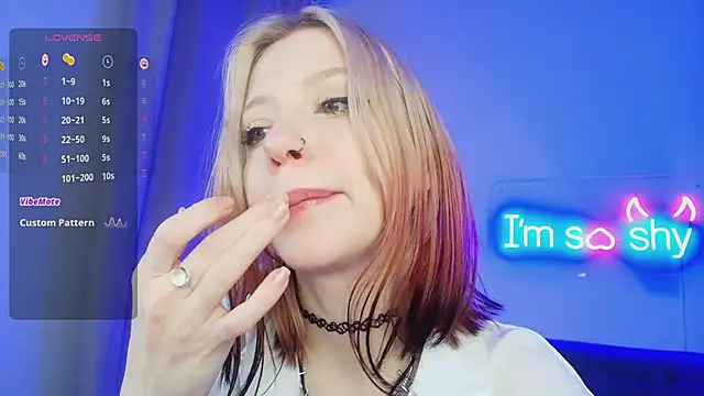 arielabradberry's cam snapshot