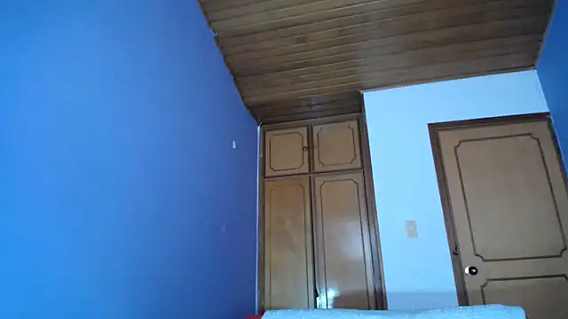 sophia_ny's cam snapshot