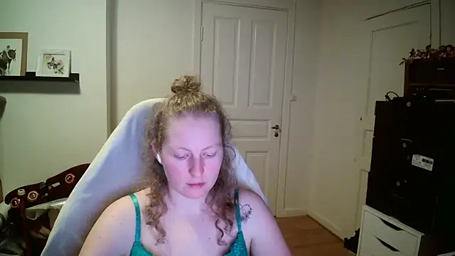 Girlnina-1995's cam snapshot