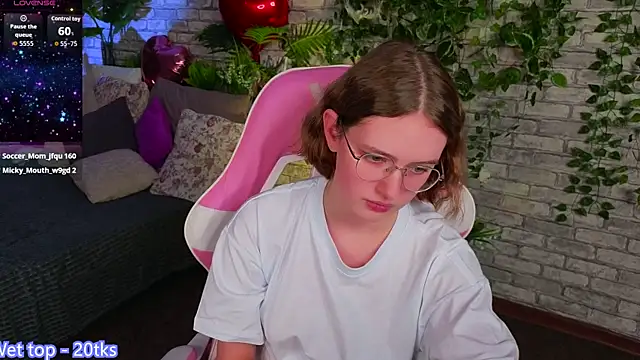 Mia_Mooore's cam snapshot