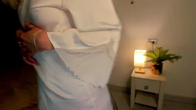 Maily__Trees's cam snapshot