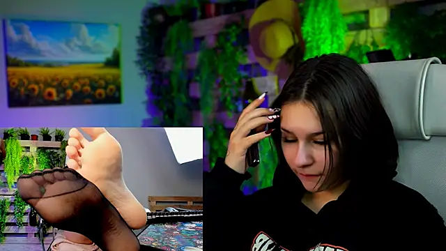 KimClarks_'s cam snapshot