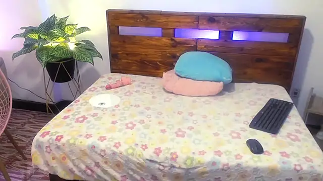 Yeseniaa25_'s cam snapshot