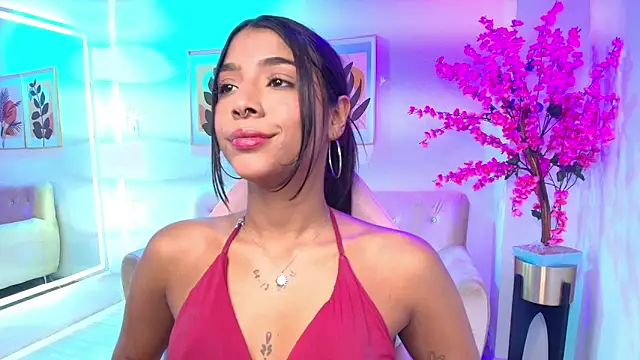 Divinee_Cloe's cam snapshot