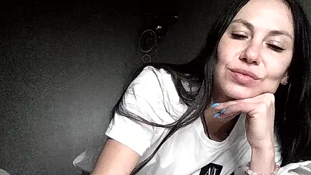 JulianaGold1's cam snapshot