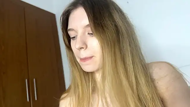 FruityXo's cam snapshot