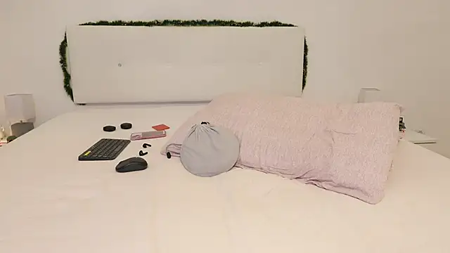 MorganaLegs's cam snapshot