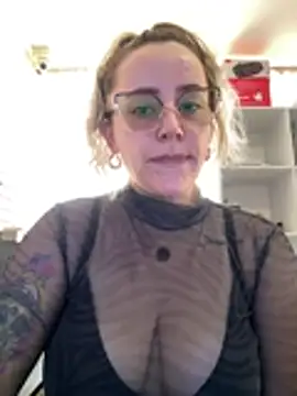 CurvyLust_x's cam snapshot