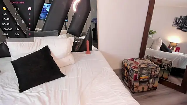 Naomi_Jackson_'s cam snapshot