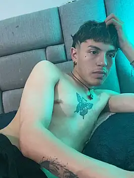 NaytonFreeman live sex cam