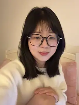 Ella-AAAAA live sex cam