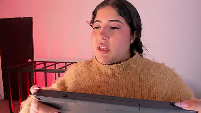 AmberiniHoffman live sex cam