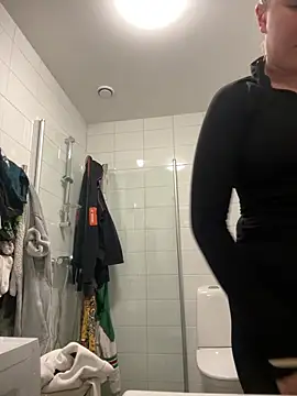 SwedishAstrid live sex cam