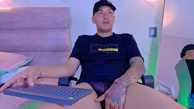TommyBlue_ live sex cam