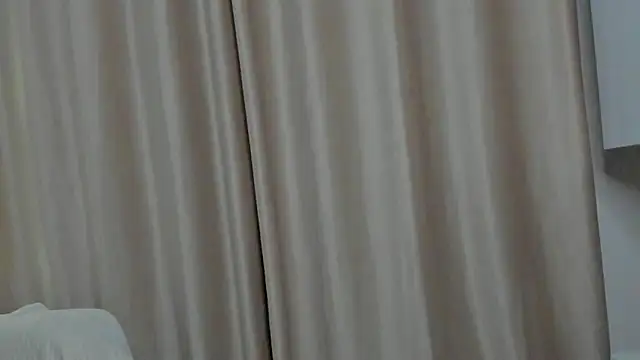 Maxi_mia_1's cam snapshot