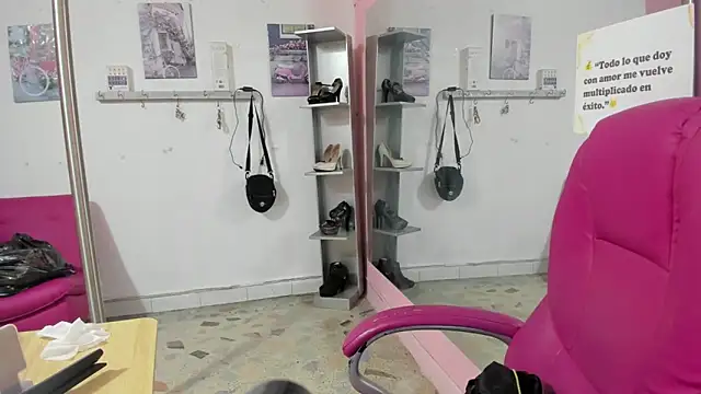 CAMILA--REY live sex cam