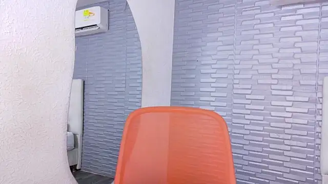 nympho_bff's cam snapshot