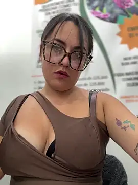 Lesly_10- live sex cam