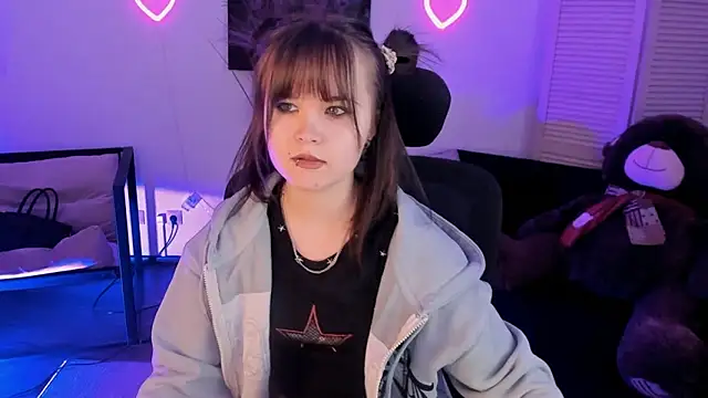 Elainebeness live sex cam