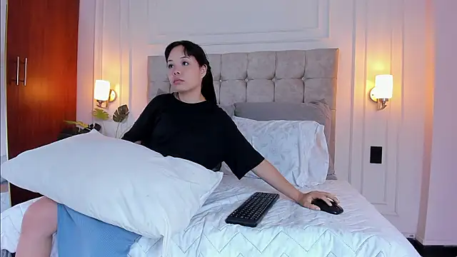 LiaRouse_1's cam snapshot