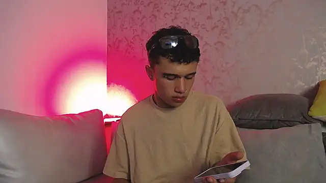 Dominik_Souza live sex cam