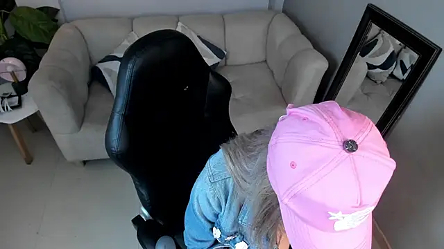 marie_bass's cam snapshot