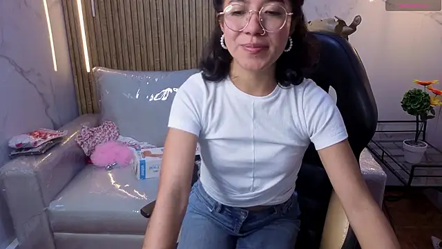 Lynn_turner's cam snapshot