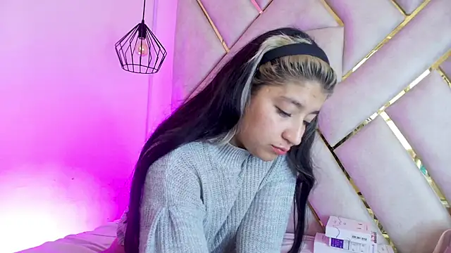 Dahiana_Dmour_'s cam snapshot