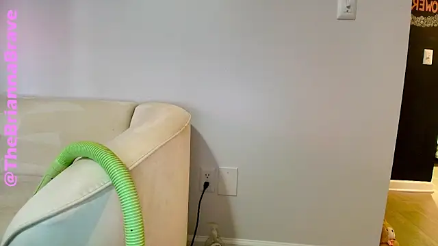 BriannaBrave live sex cam