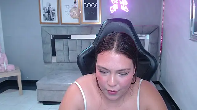 Sara_v_'s cam snapshot